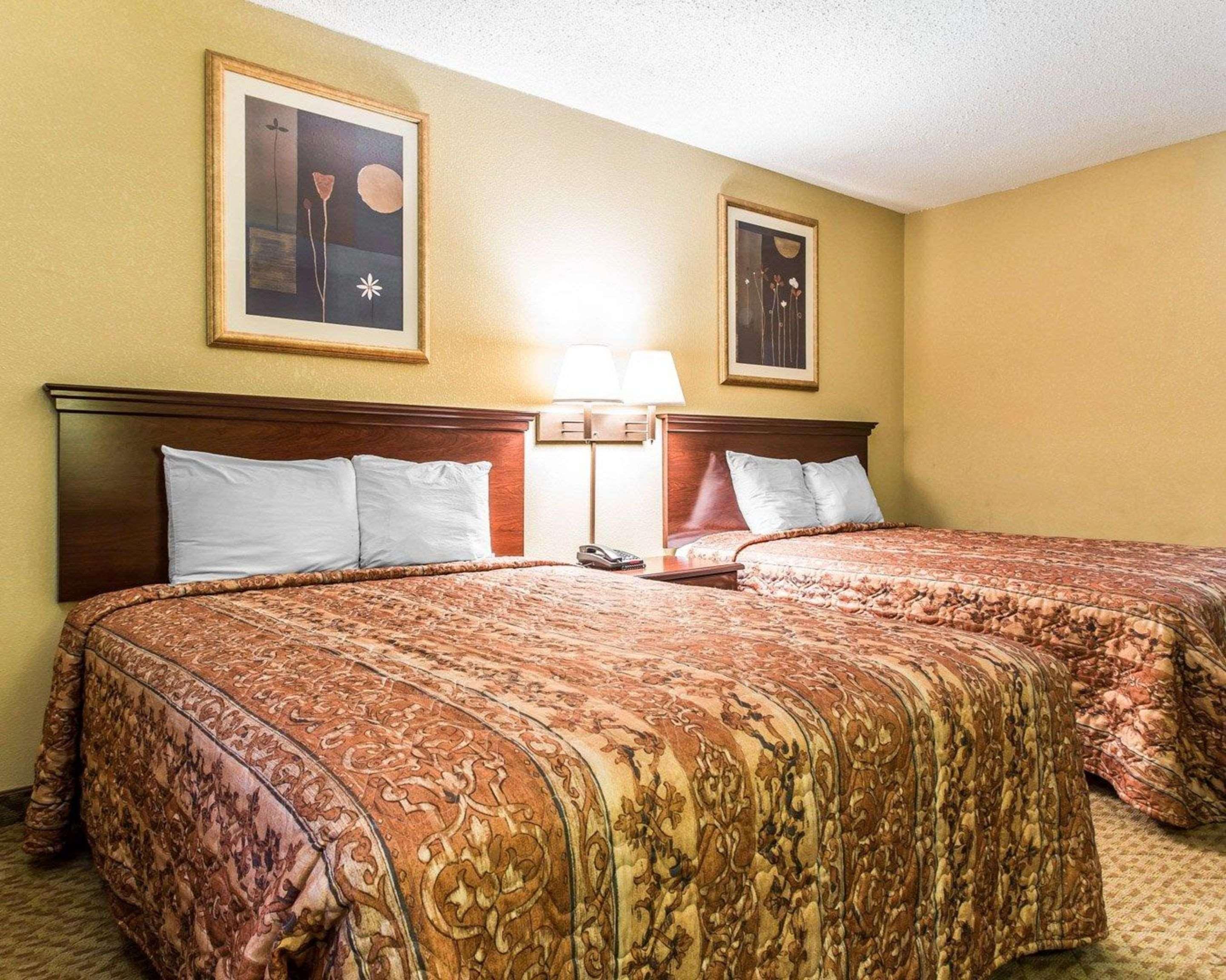 Rodeway Inn Forest Park Exterior foto